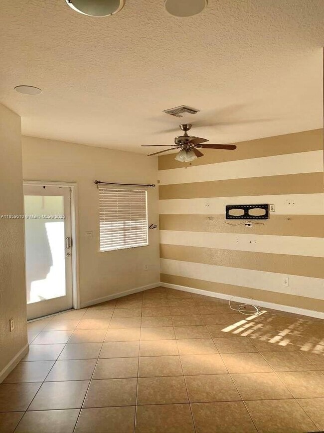 Foto del edificio - 27321 SW 140th Ct