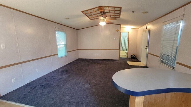 Foto del edificio - 2021 Sandydale Ln