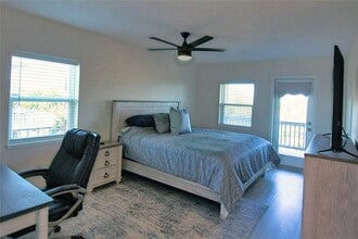 Building Photo - 14146 Miramar Dr