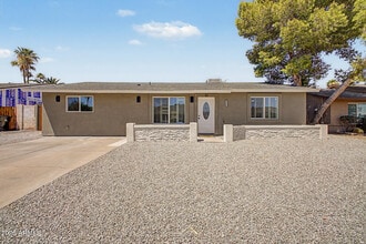 Building Photo - 3524 E Angela Dr
