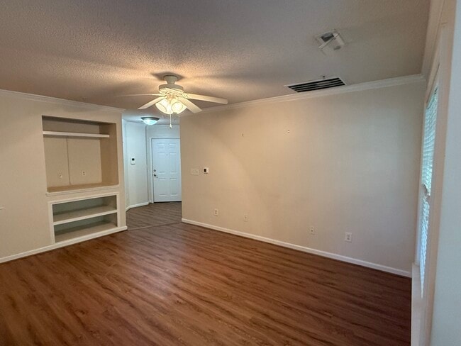 Foto del edificio - 130 Shallowford Reserve Dr