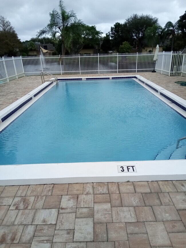 Building Photo - 2438 Waterside Dr