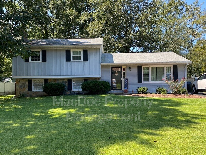 Primary Photo - 21 Heritage Rd