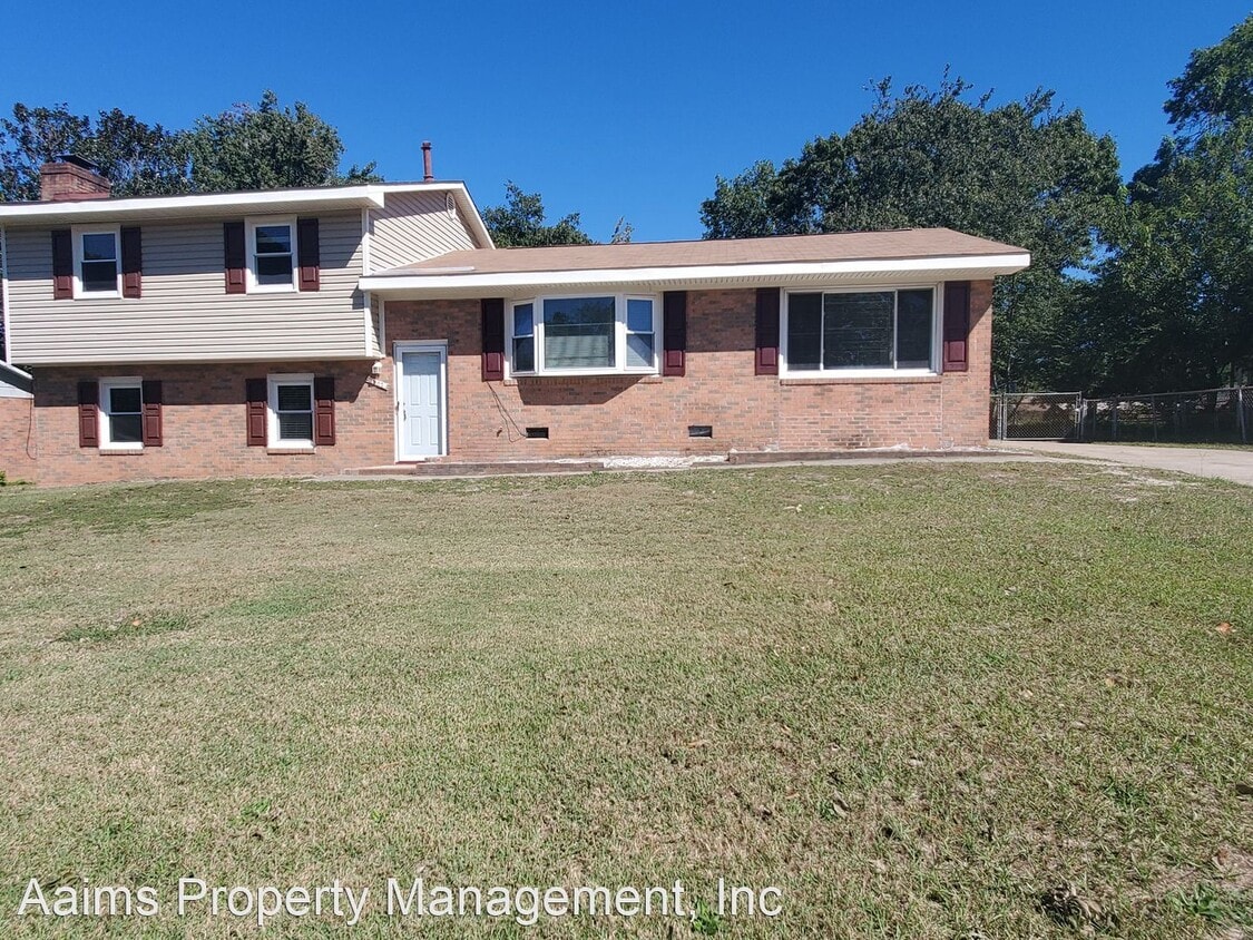 4 br, 2.5 bath House 1507 Grandview Drive House for Rent in Fayetteville, NC