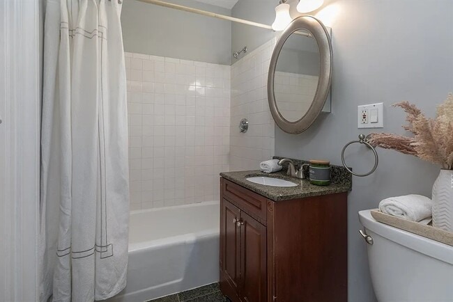 Building Photo - Fantastic one Bedroom Apt