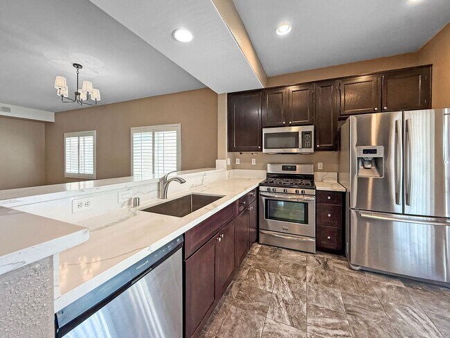Building Photo - Beautifully Upgraded 3BR/2.5BA Townhome in...