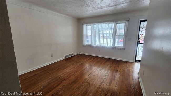 Foto del edificio - 49 E Fairmount Ave