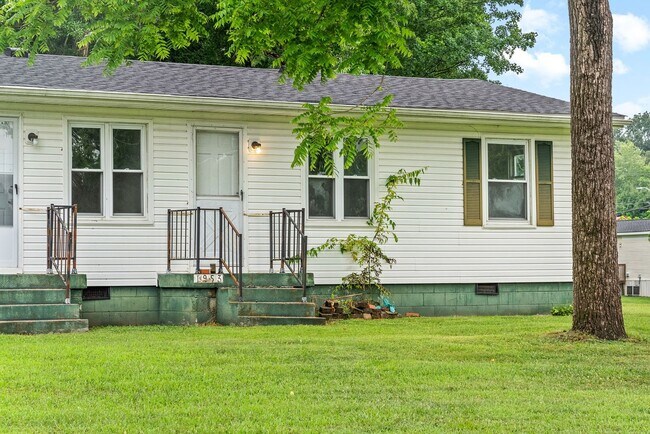 Building Photo - 1953 Batts Ln