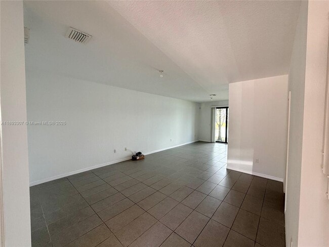 Foto del edificio - 1075 NW 33rd Manor