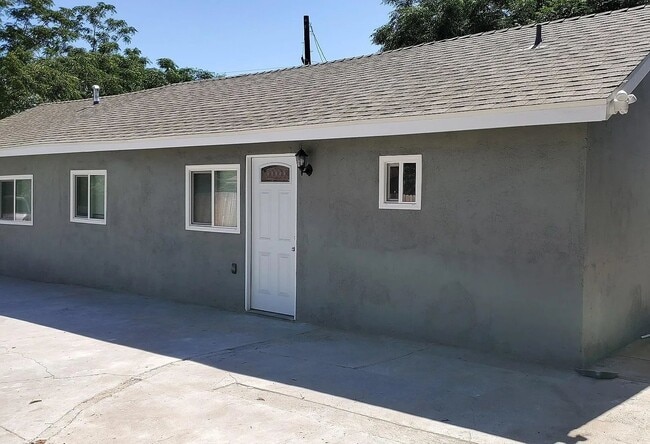 Building Photo - 21631 Cottonwood Ave