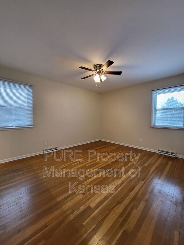 Building Photo - 3660 SE Shawnee Heights Rd