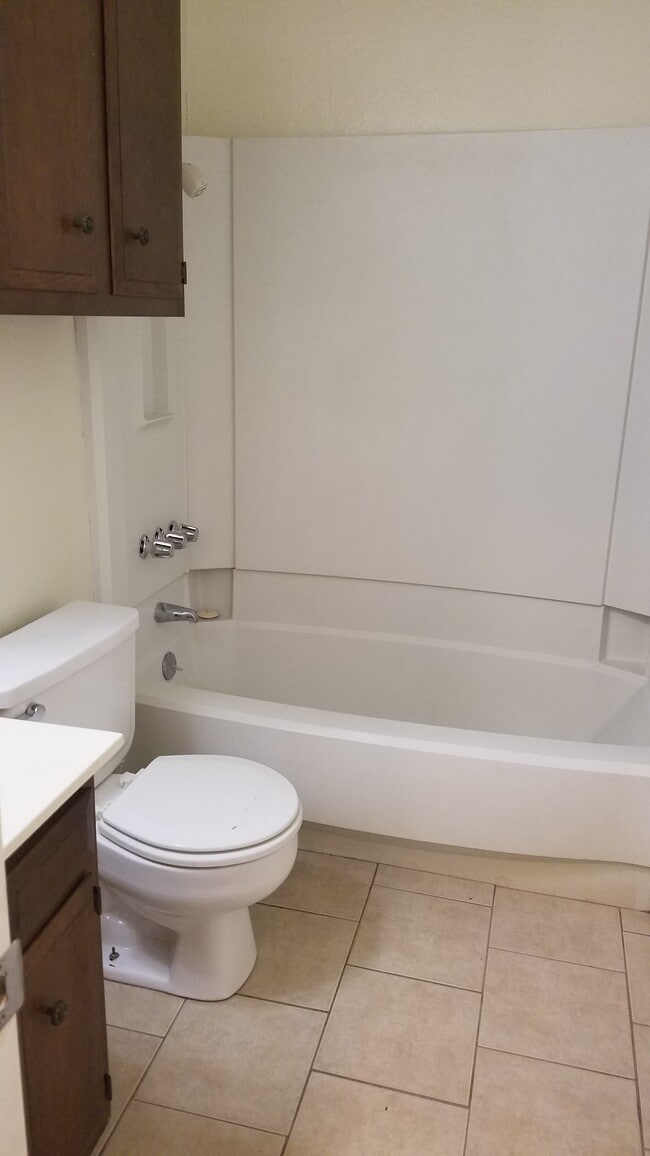 Building Photo - 2007 Old W Pl