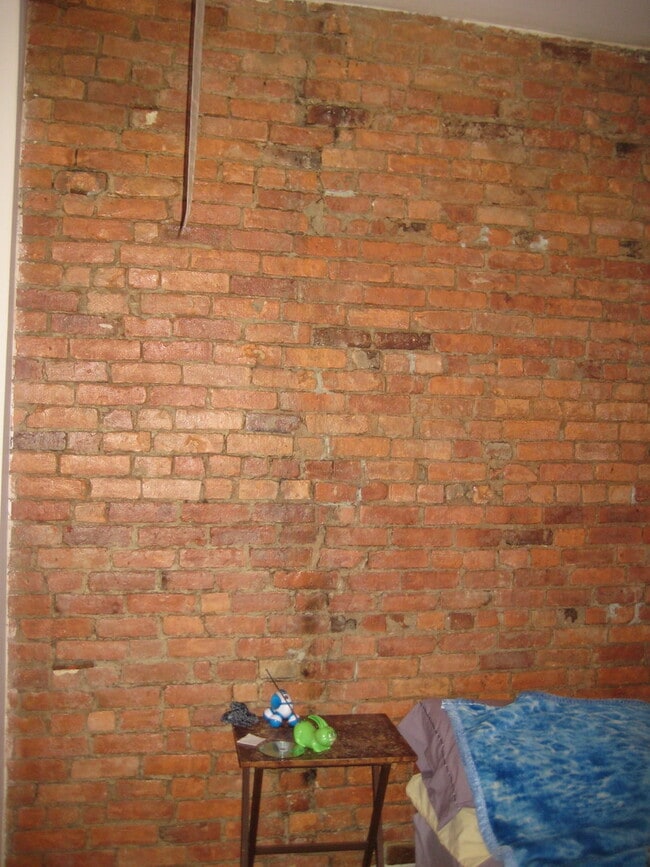 Building Photo - 1 Dana Ave