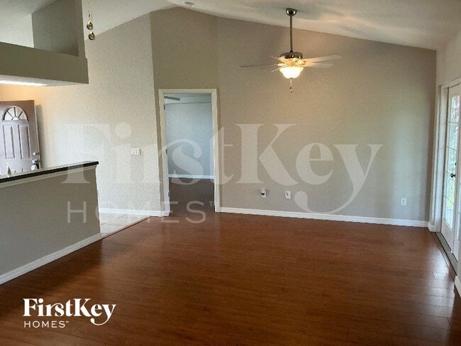 Building Photo - 4853 Crabapple Ave