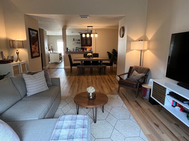 Foto del edificio - 2220 Ann St