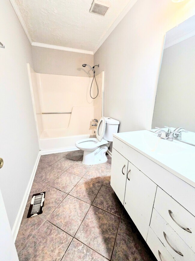 Foto del edificio - 2259 Salt Springs Pl