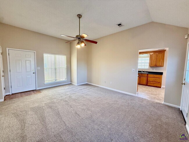 Foto del edificio - 105 Selena Ct