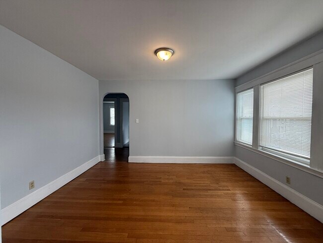 Foto del edificio - 527 Gallivan Blvd