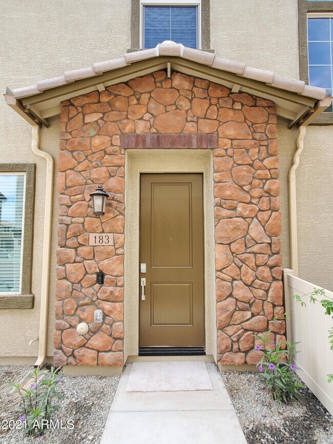 Building Photo - 4100 E Pinelake Way