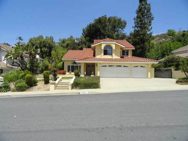 Building Photo - 21255 E Fort Bowie Dr