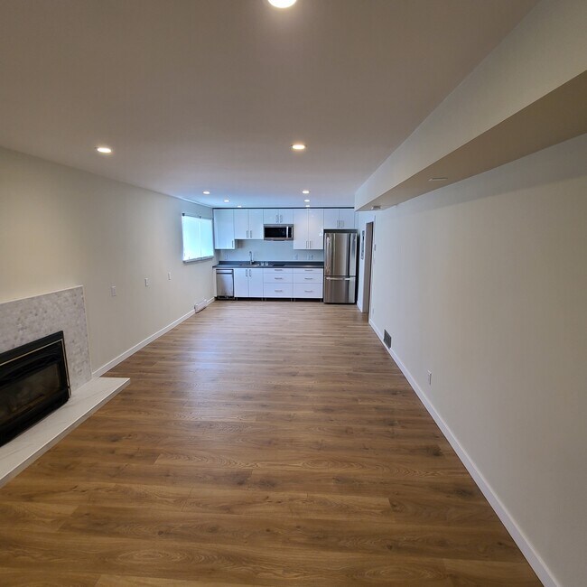 Building Photo - 605 Foress Dr