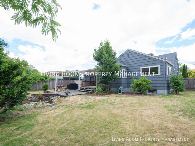 Building Photo - 8300 NE Tillamook St