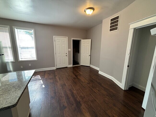 Foto del edificio - 4 Bedrooms