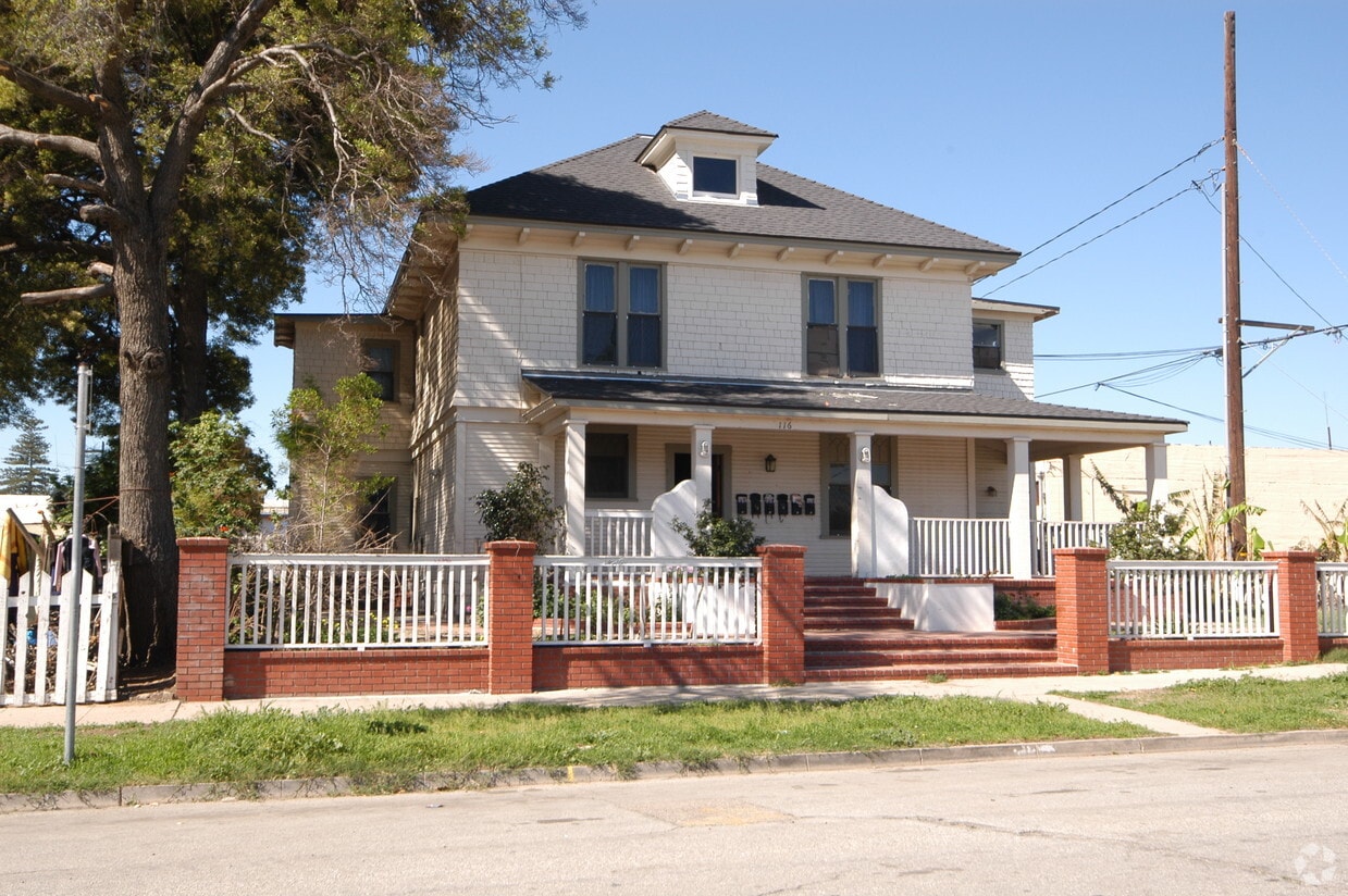 Building Photo - 116 S 11th St
