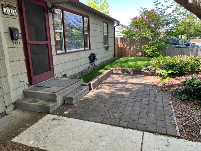 Foto del edificio - 916 Kenyon St