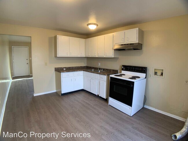 Foto del edificio - 5542-5548 Misty Ln