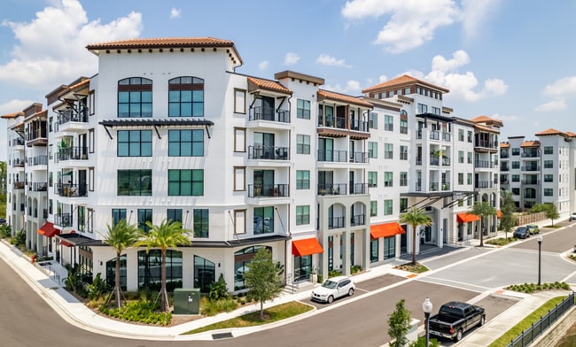 Building Photo - Perla Gem Lake