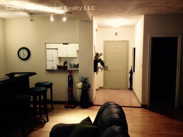 Foto del edificio - 373 Highland Ave