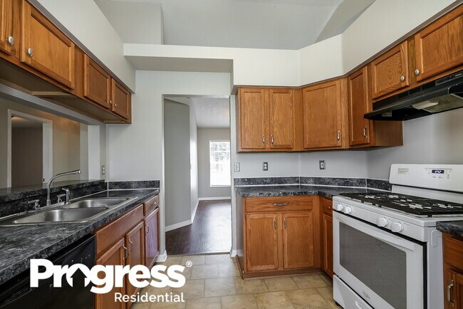 Foto del edificio - 15313 Petrus Ln