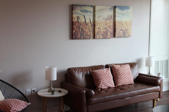 Foto del edificio - 4415 Lincoln Way