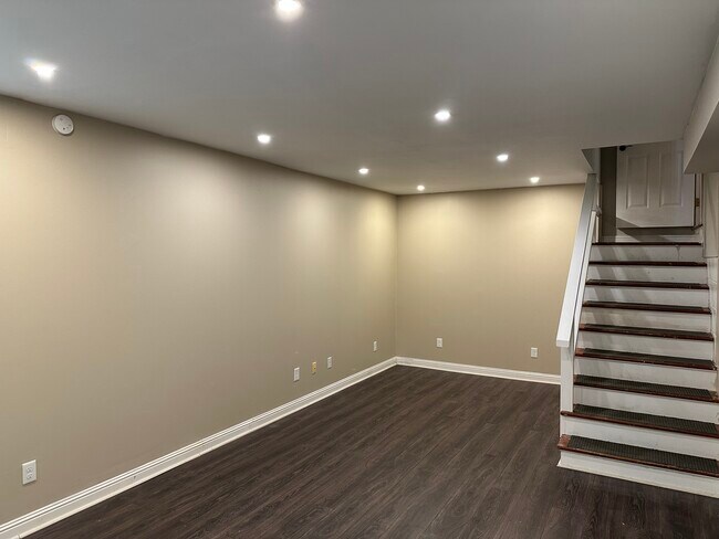 Foto del edificio - 3805 Colewood Dr