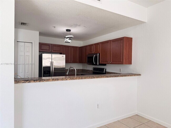 Foto del edificio - 11102 NW 83rd St