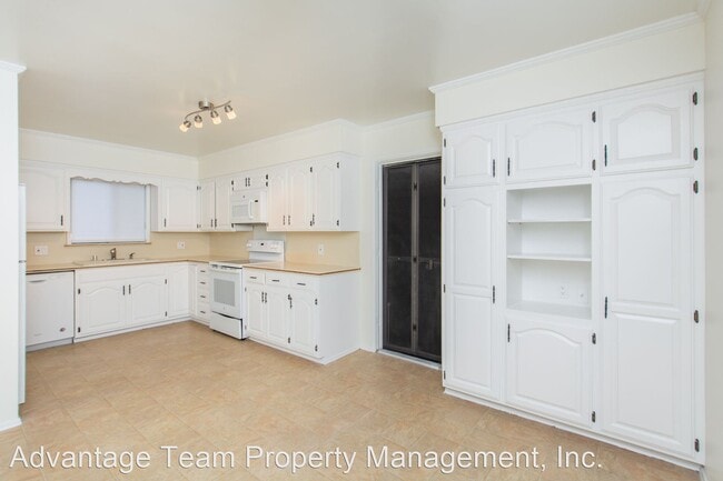 Building Photo - 2 br, 2 bath House - 4620 Pendleton St