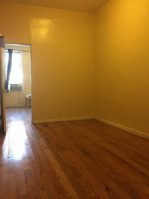 Foto del edificio - 548 Hart St