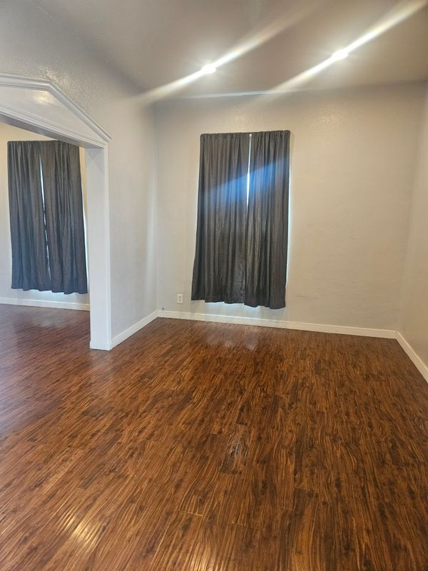 Building Photo - 7110 Somerset Blvd