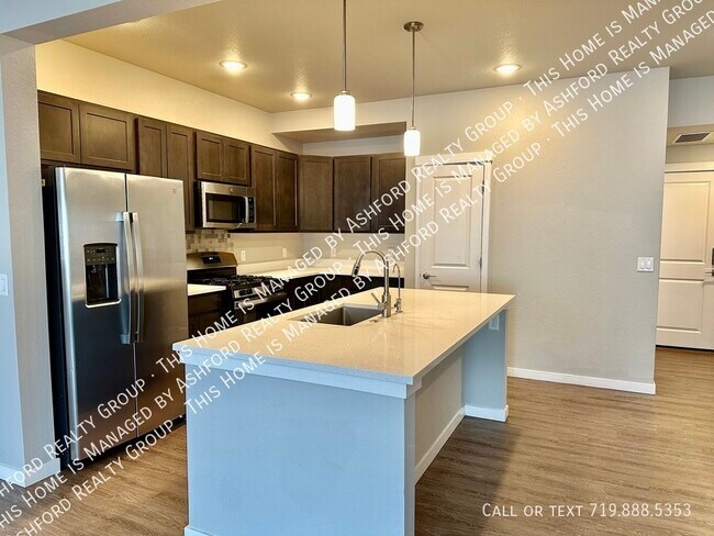 Foto del edificio - 5476 Necker Heights