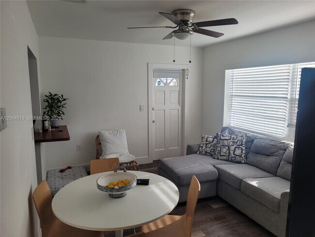 Foto del edificio - 14280 NE 11th Ave