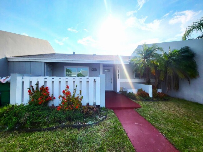 Foto del edificio - 10345 SW 209th Ln