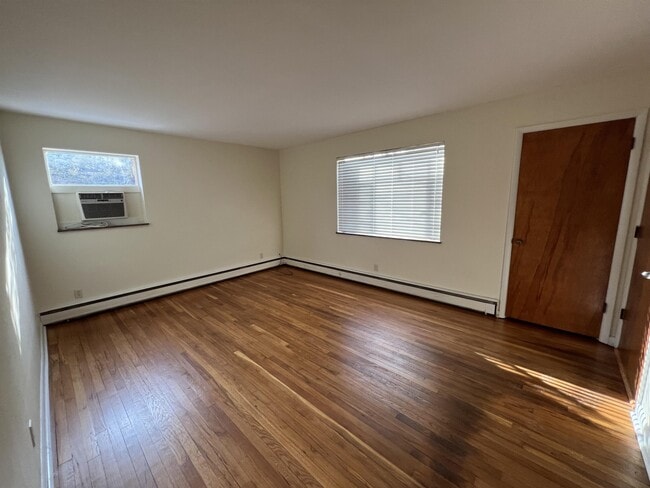 Foto del edificio - 6306 Fairhurst Ave