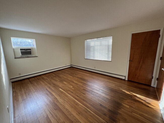 Building Photo - 6306 Fairhurst Ave