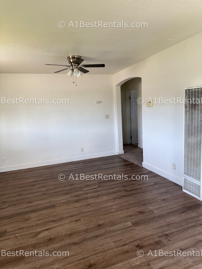 Foto del edificio - 1905 John St