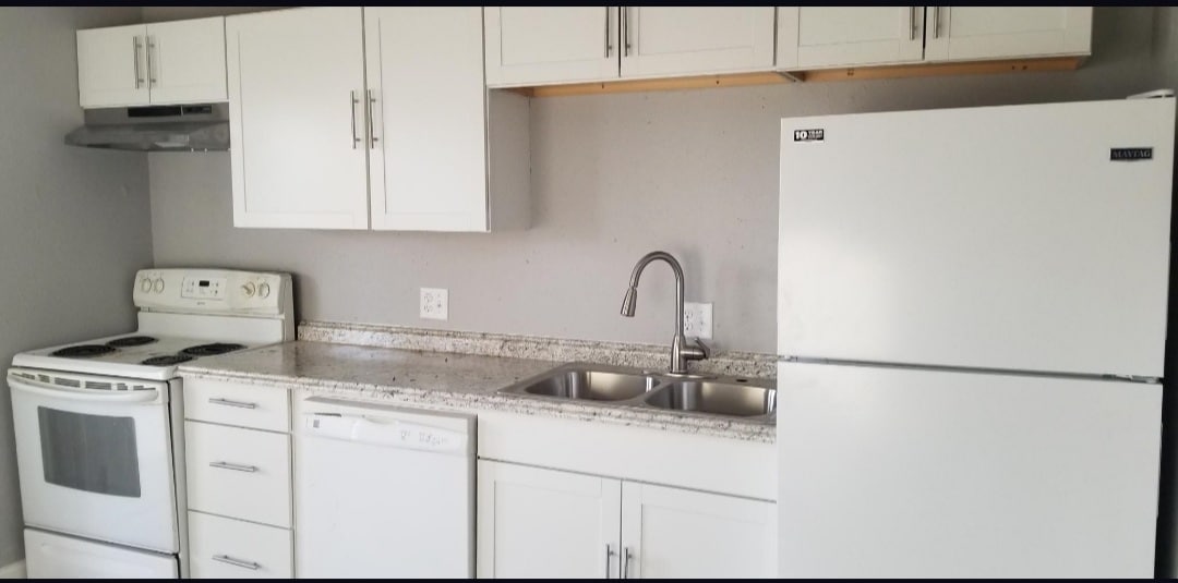 Primary Photo - 314 Stratford Dr