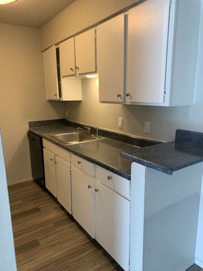 Creekside Apartments 3333 Nichols Dr Texarkana, TX