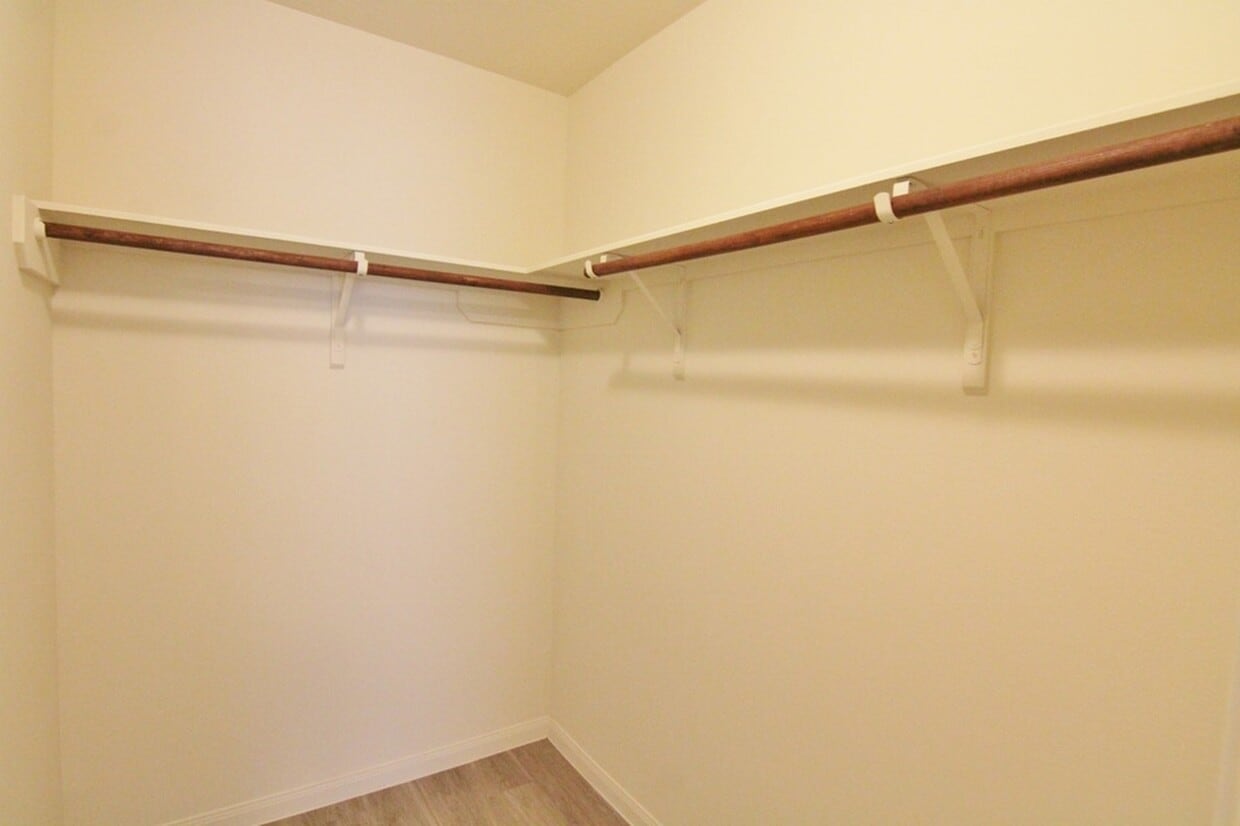 Building Photo - 5851 Santa Bernadetta