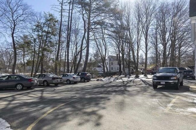 Building Photo - 87 School St