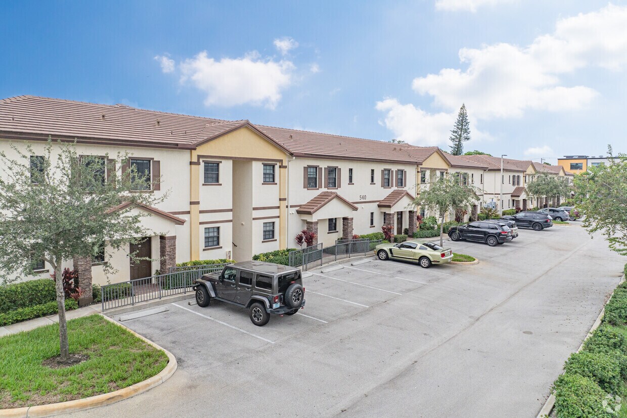 Primario - 540-630 NE 14th Ct